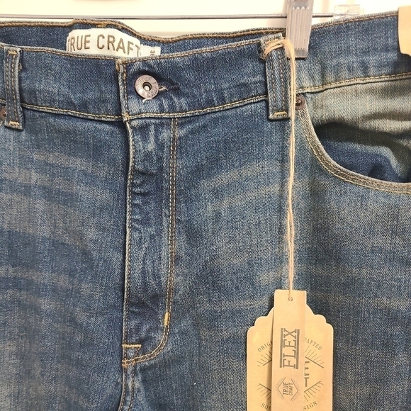 True Craft Relaxed Fit Boot Cut Medium Wash Denim Jeans 36W/34L NWT - Picture 3 of 5